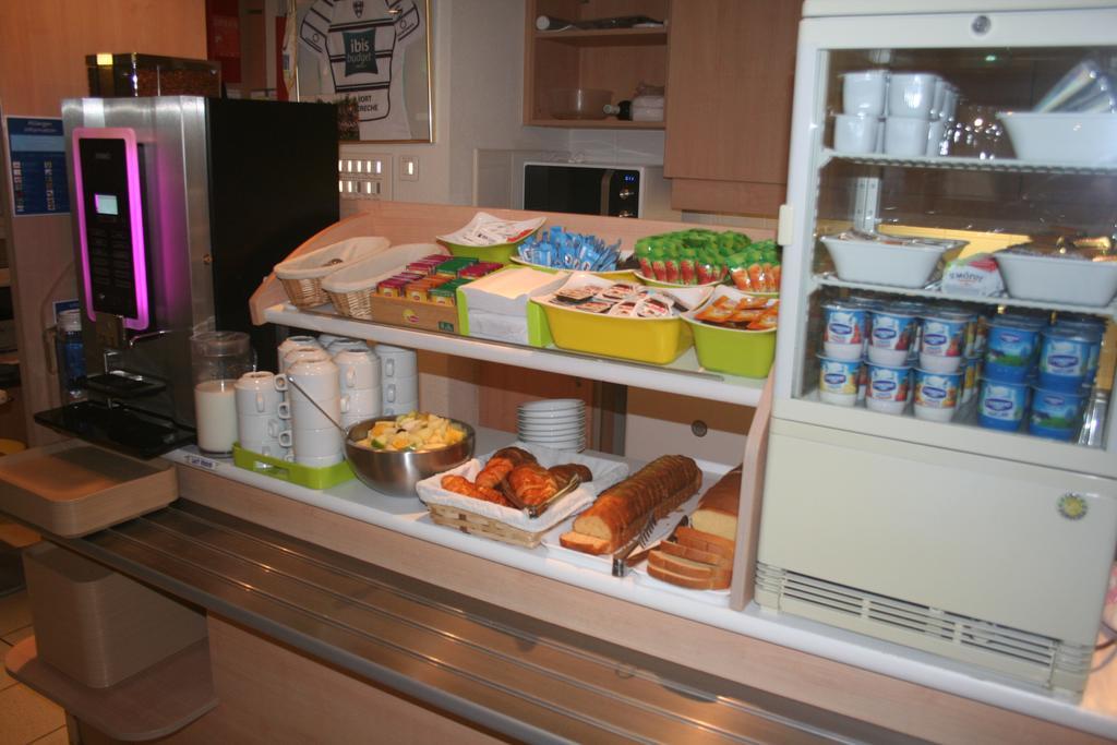 Ibis Budget Niort - La Creche Екстер'єр фото