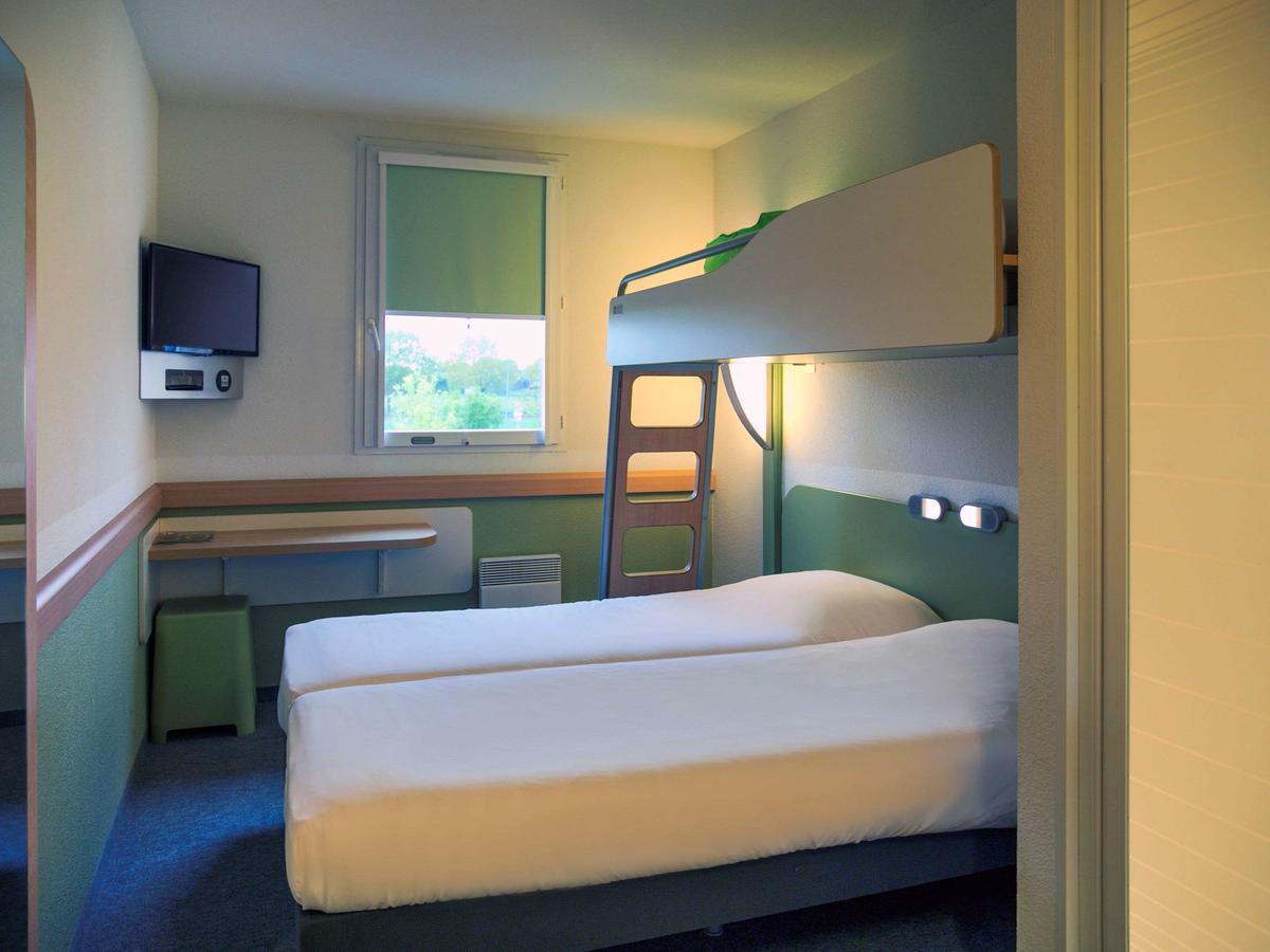 Ibis Budget Niort - La Creche Екстер'єр фото