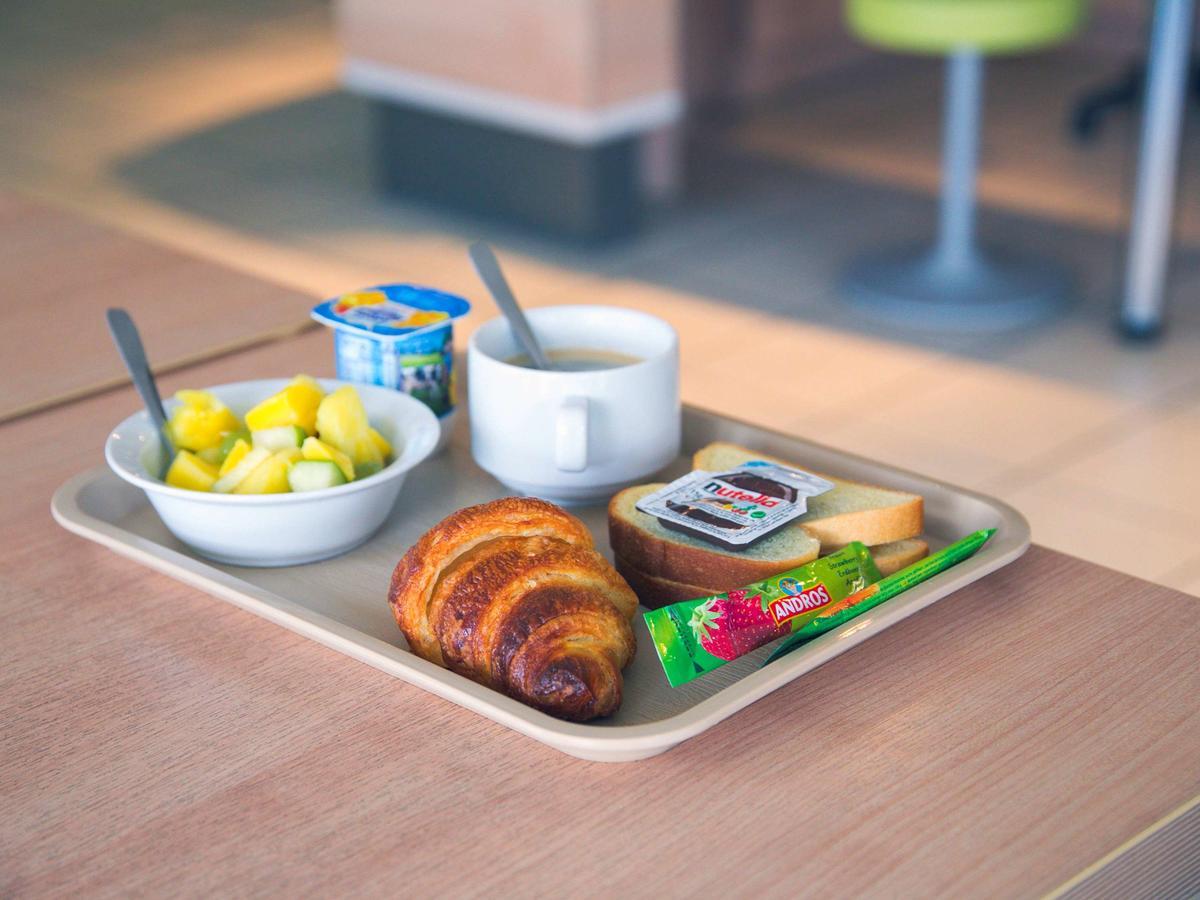 Ibis Budget Niort - La Creche Екстер'єр фото
